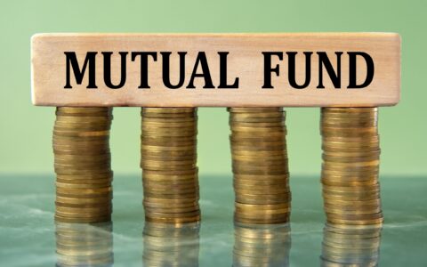 Mutual,Fund,-,Words,On,A,Wooden,Block,On,A