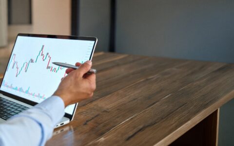 Financial,Advisor,Explaining,Invest,Stock,Market,Data,Consulting,Investor.,Two