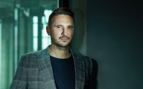 Pobočka na východe_Miloš Šelest